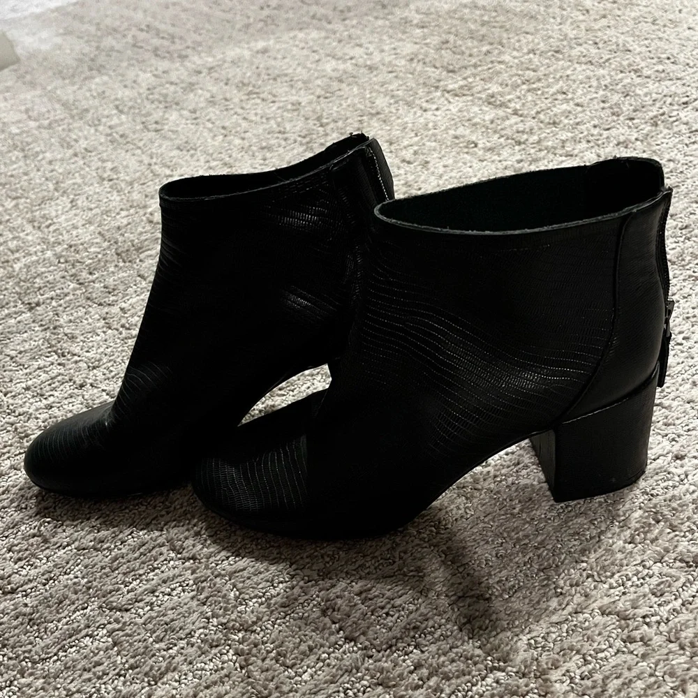CECELIA NEW YORK Textured Black Ankle Booties sz 7.5